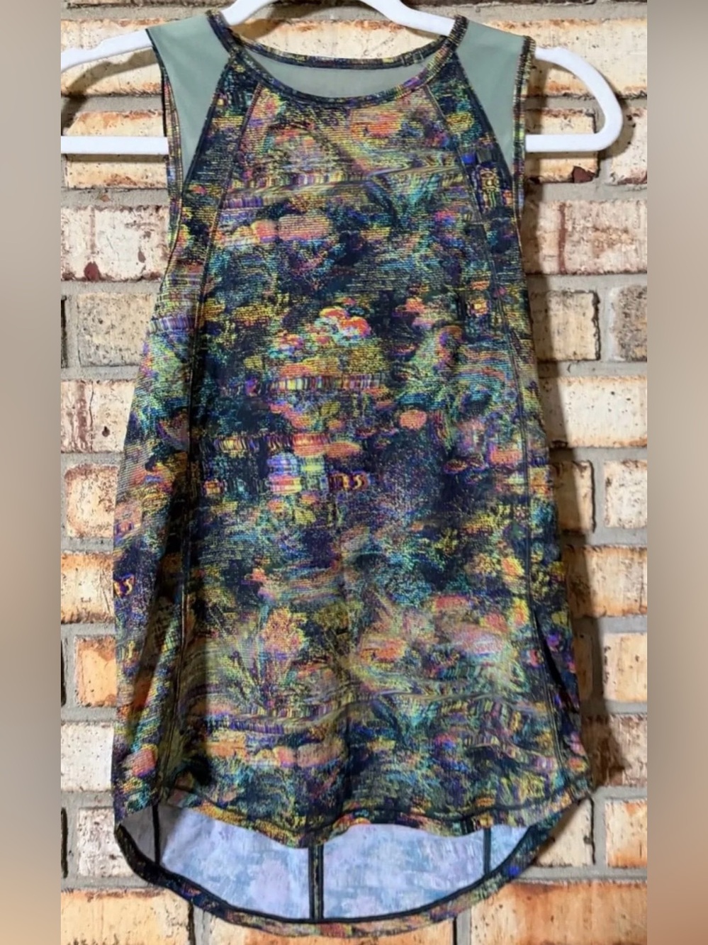 Lululemon tank 6